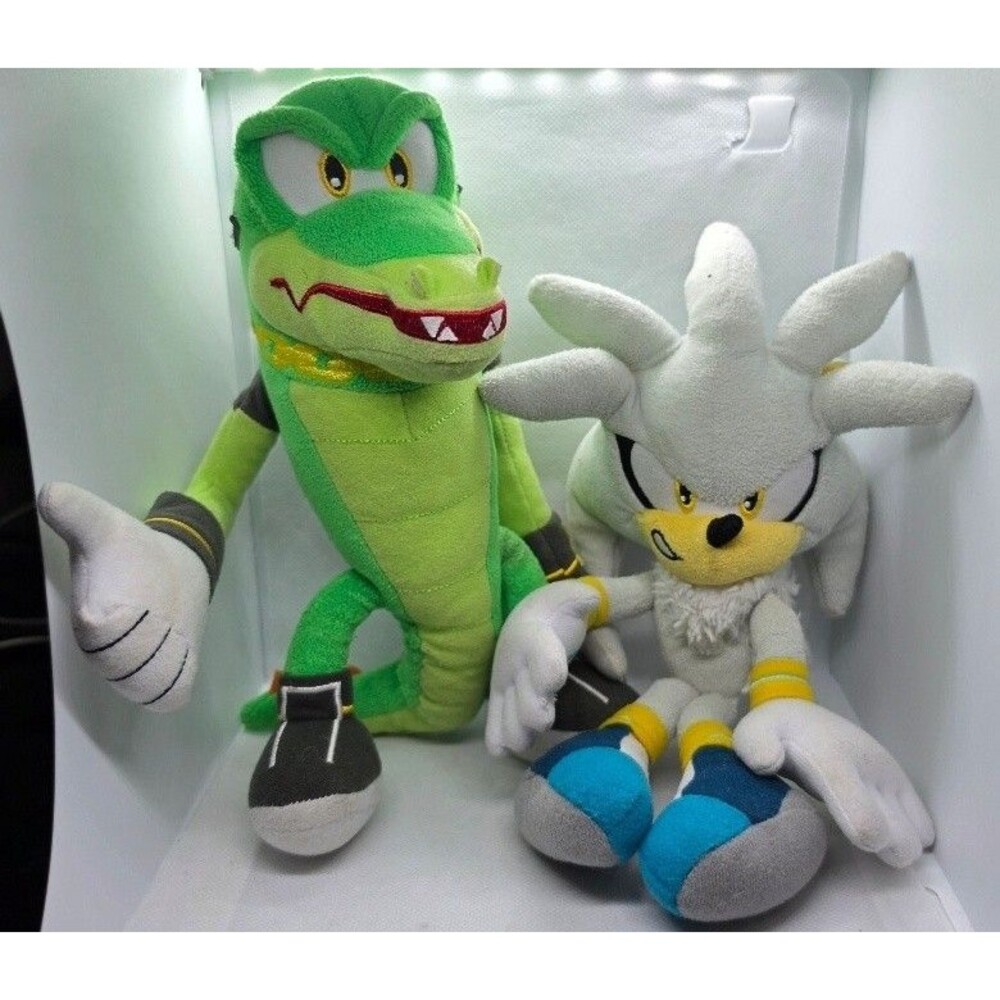 Sonic the Hedgehog Plush Lot (2) - Vector The Crocodile & Silver the Hedgehog